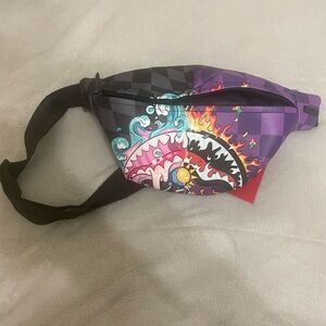 Sprayground trippy design shoulder bag. (Unisex)